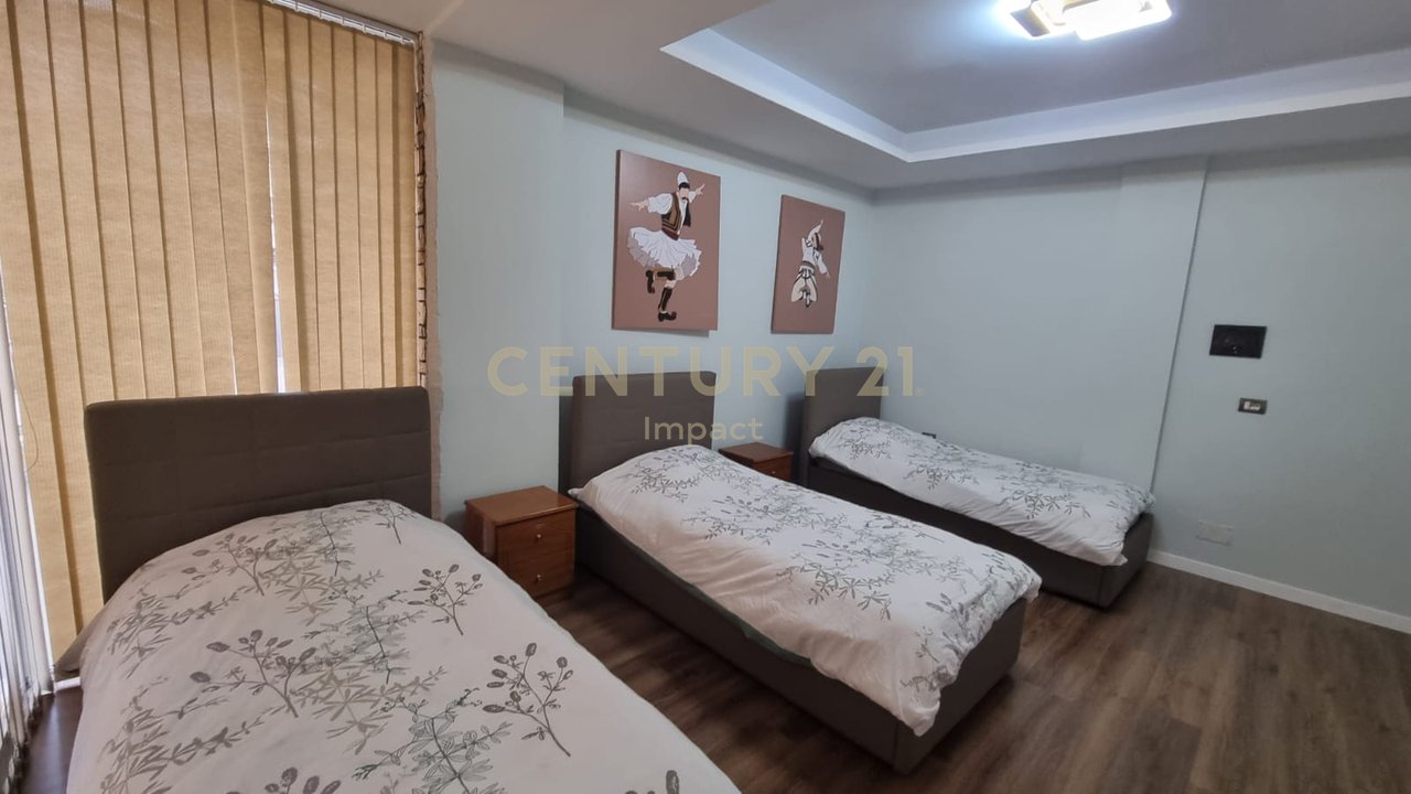 Apartament 2+1 Me Qira në Restorant Durrësi, Tiranë - 900€,ME POST PARKIMI !