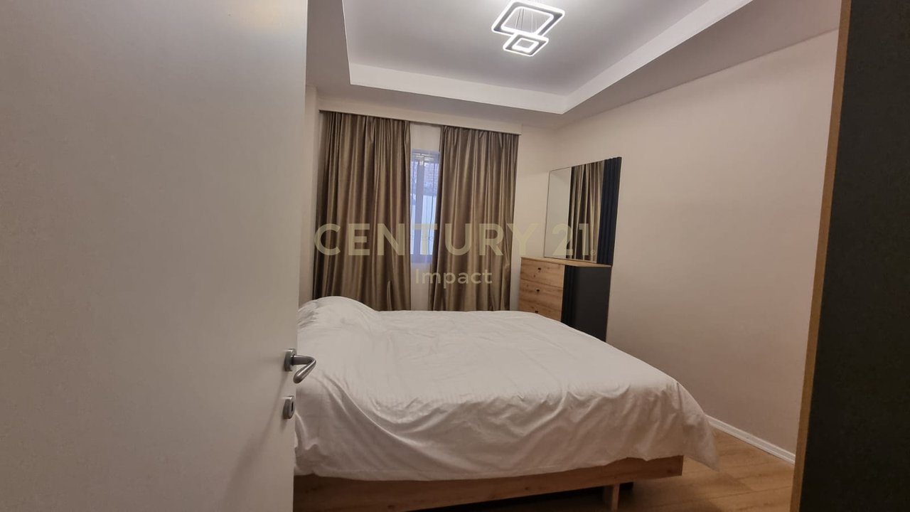 Apartament 2+1 Me Qira në Restorant Durrësi, Tiranë - 800.00€ ME POST PARKIMI !