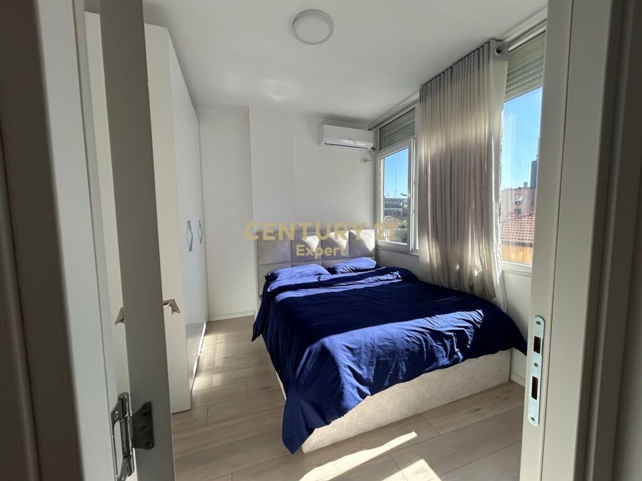 Apartament 2+1 per qira tek Pazari i Ri