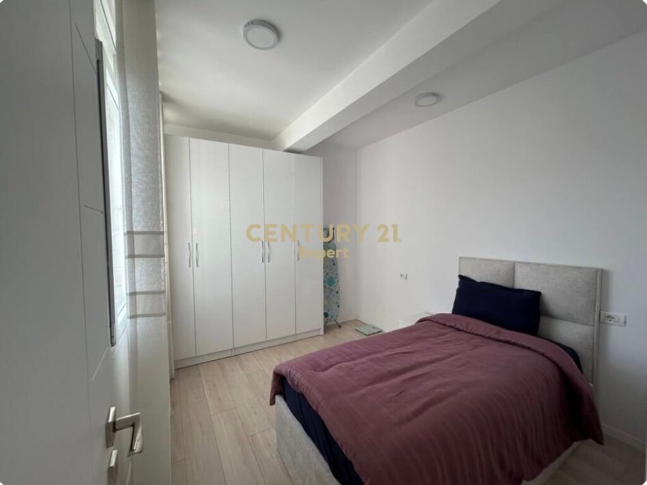 Apartament 2+1 per qira tek Pazari i Ri