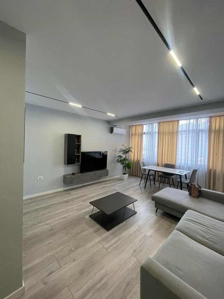 IN AFFITTO APPARTAMENTO 2+1 21 DICEMBRE TIRANA