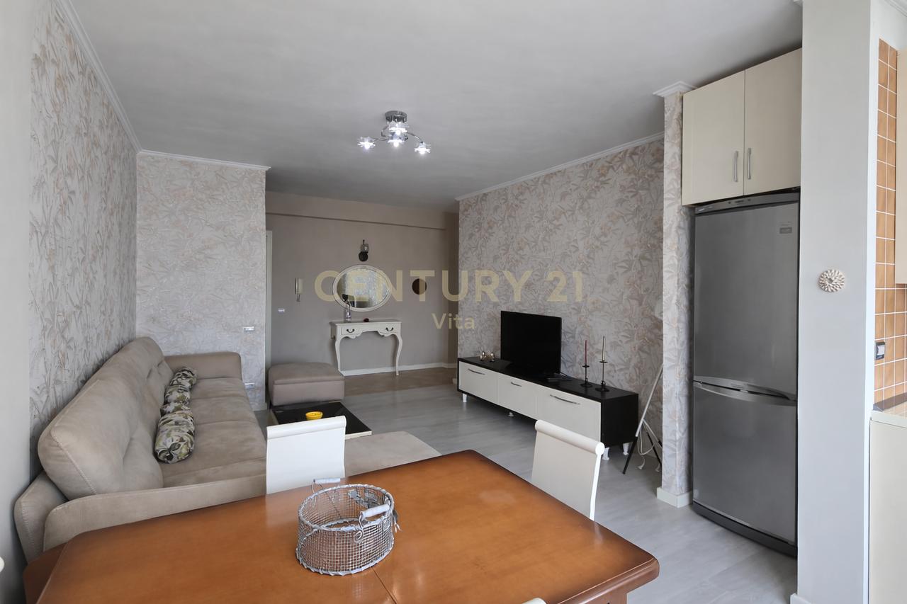 Apartament 2+1 me Qira pranë Markatës së Fruta-Perimeve , Durres !!