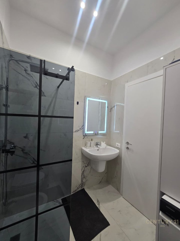 APARTAMENT 2+1 PER QIRA TE 'DONIKA CENTER'!