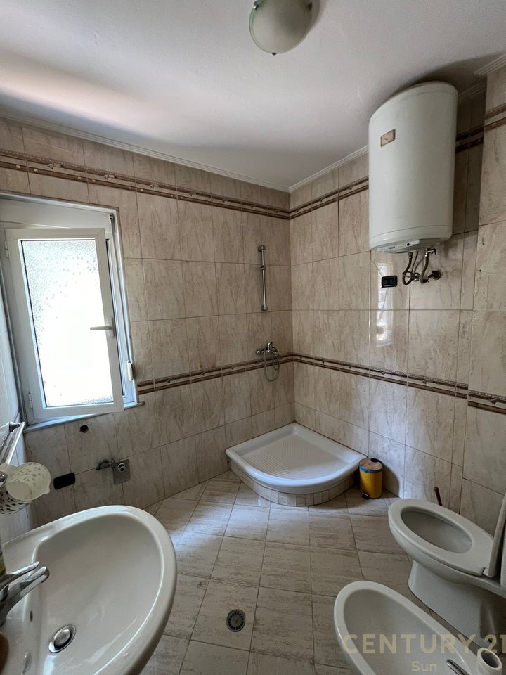 APARTAMENT ME QIRA PER ZYRA NE BLLOK