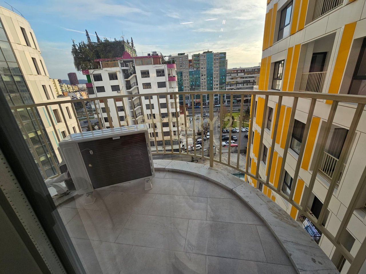 JAPIM ME QIRA APARTAMENT 1+1+ POST PARKIMI!