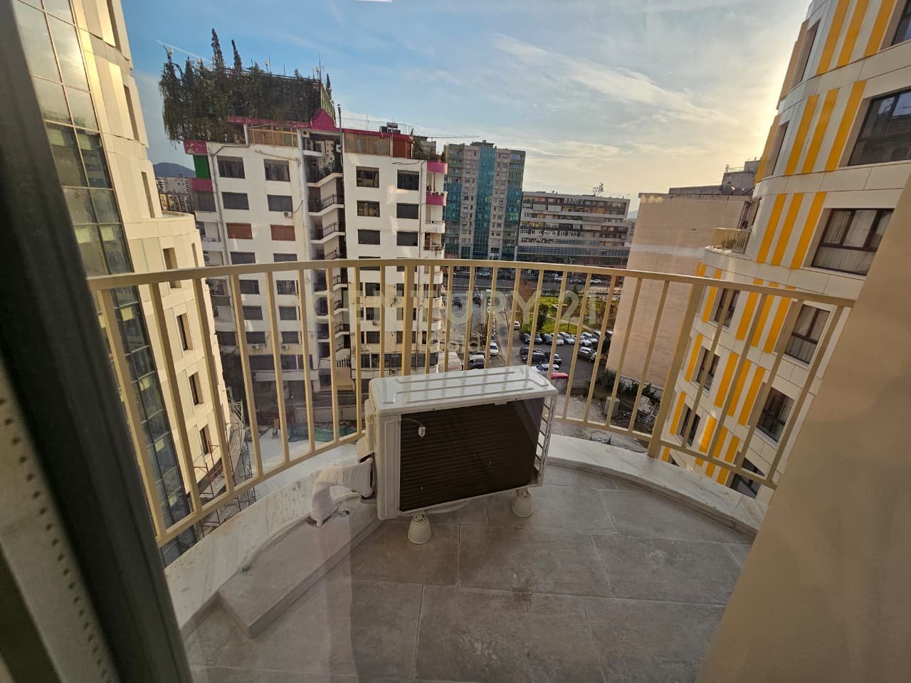 JAPIM ME QIRA APARTAMENT 1+1+ POST PARKIMI!