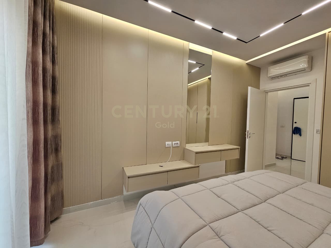 JAPIM ME QIRA APARTAMENT 1+1+ POST PARKIMI!