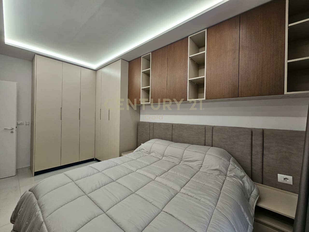 APARTMENT 1+1+PARKING SPACE FOR RENT!