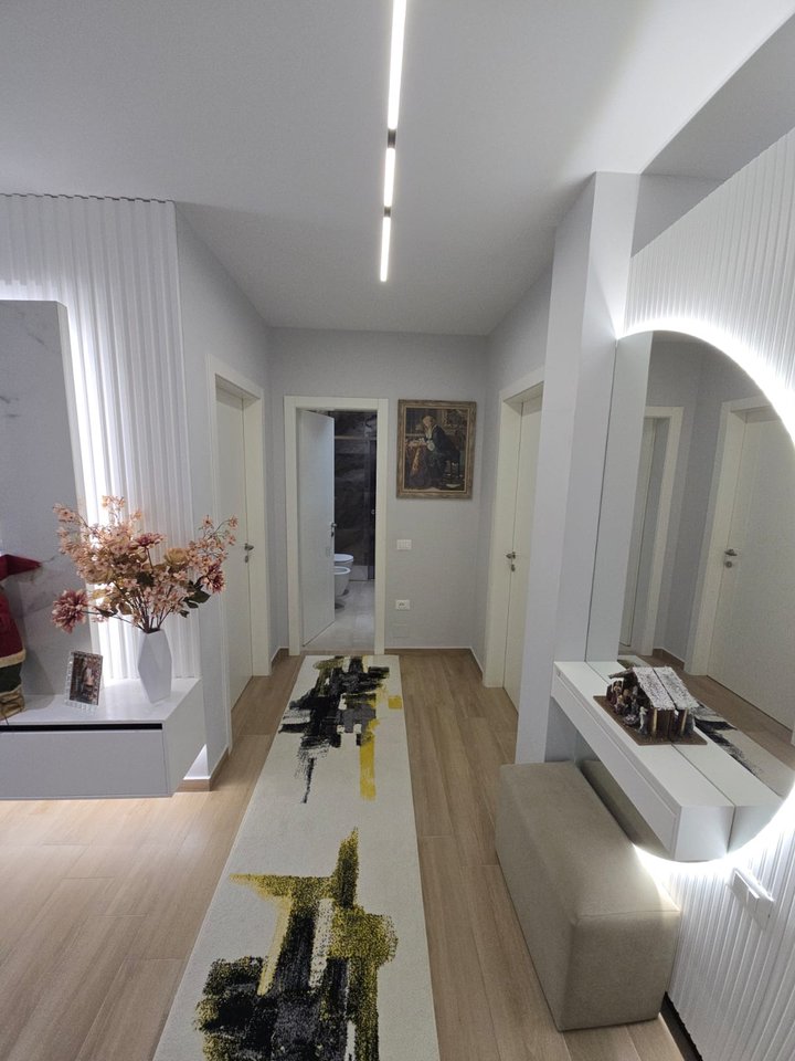 SHITET SUPER APARTAMENT LUKSOZ 2+2+2 ,RRUGA GJERGJ ARIANITI(PRANE JUMBO)!