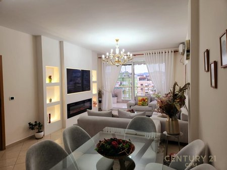 APARTAMENT 2+1+2 PER QIRA NE ZONEN E ISH BLLOKUT!
