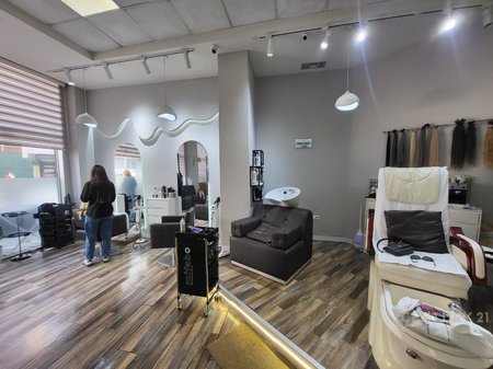 NEGOZIO IN VENDITA VICINO ALLA SCUOLA 'SAMI FRASHERI'!