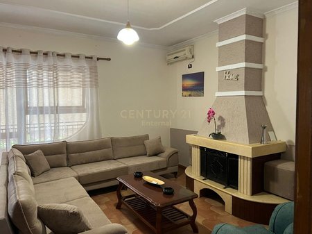 Apartament 2+1 Me Qira prane Gjimnazit Petro Nini Luarasi, Tirana e Re