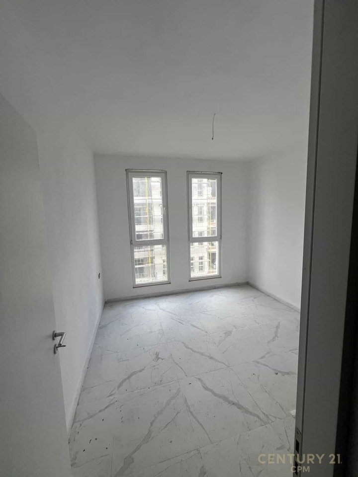 APARTAMENT 1+1 PER SHITJE , UNIVERS CITY!