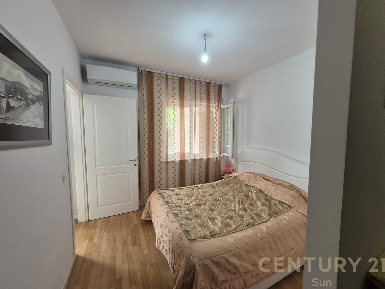 Jepet me qira apartament 2+1+ super verande ne residencen Touch the Sun ne Sauk !