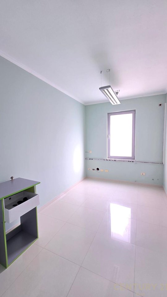 JEPET ME QIRA GODINE TRE KATESHE NE PASKUQAN.