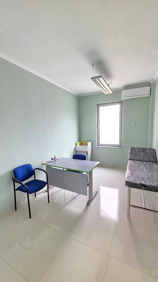 JEPET ME QIRA GODINE TRE KATESHE NE PASKUQAN.