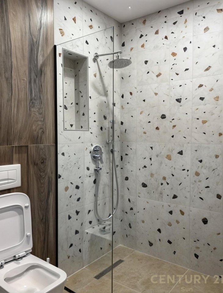 SHESIM 3 APARTAMENTE NE SARANDE 200 M NGA DETI.