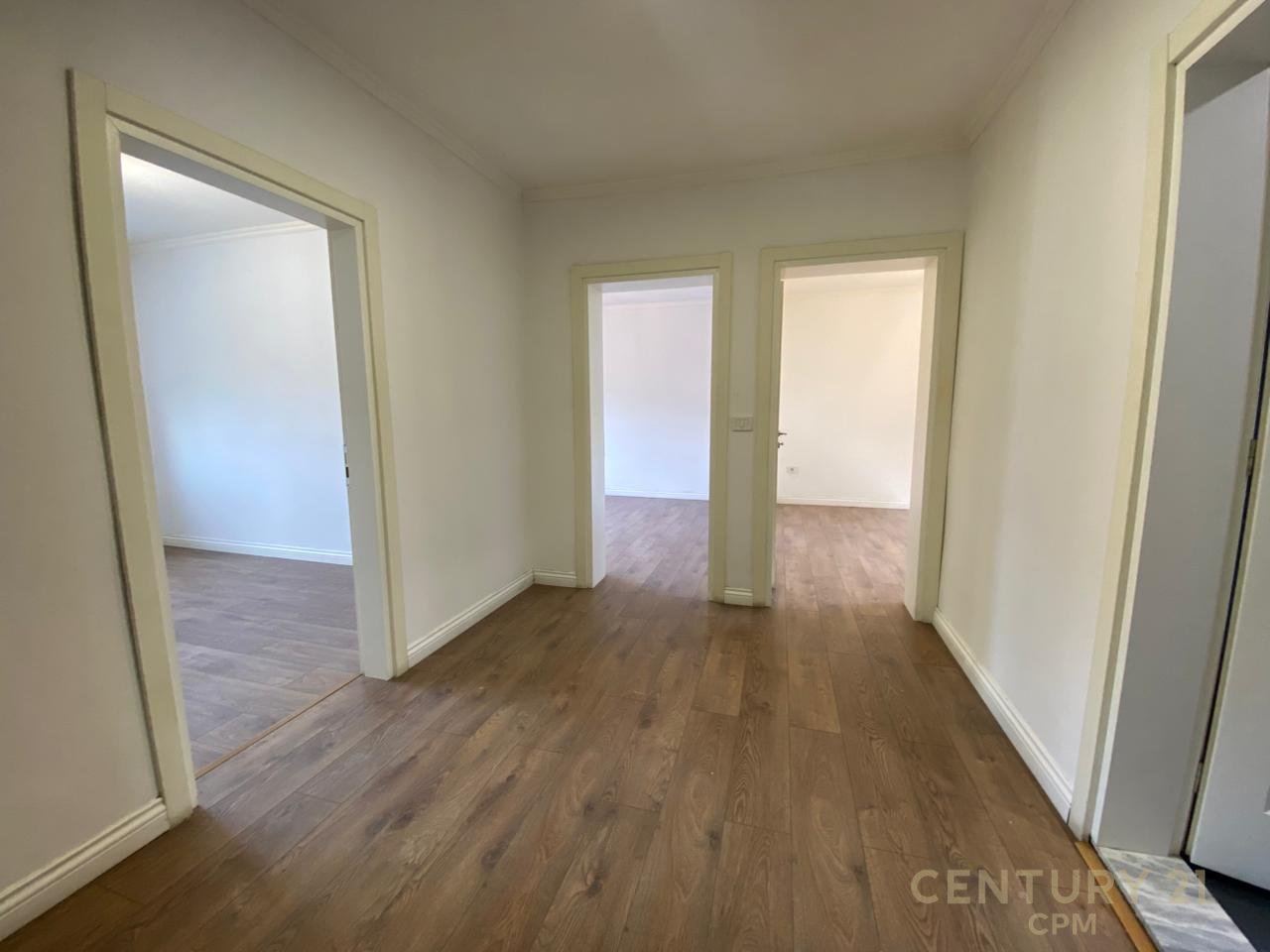 ON MINE PEZA STREET WE RENT SPACE FOR OFFICES OR BUSINESS