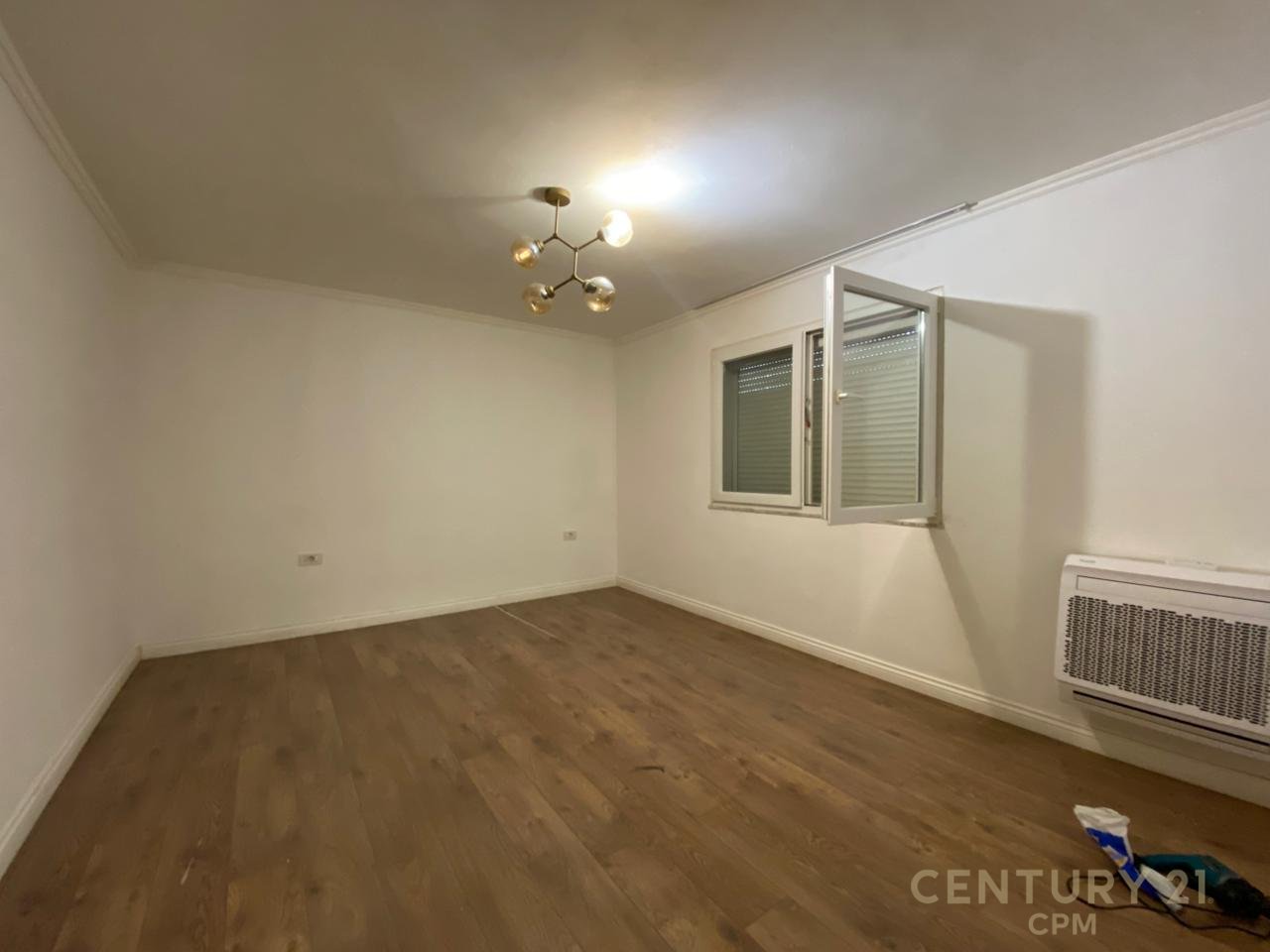 ON MINE PEZA STREET WE RENT SPACE FOR OFFICES OR BUSINESS