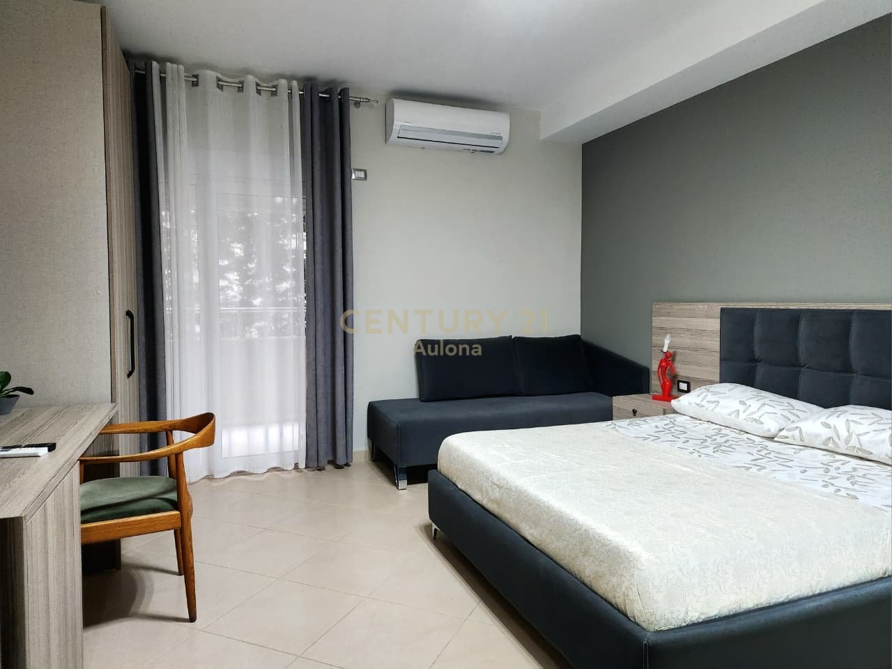 Apartament për Shitje pranë Marina Bay Resort, Lungomare