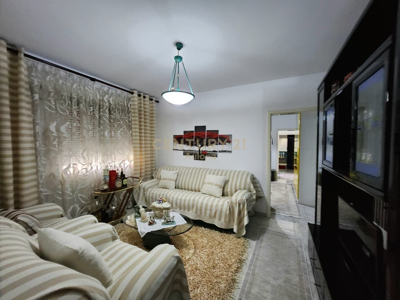 Dy Apartamente 1+1 për Shitje pranë Bulevardit Kryesor