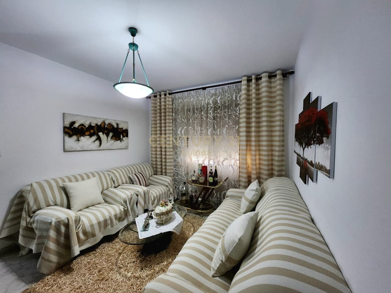 Dy Apartamente 1+1 për Shitje pranë Bulevardit Kryesor