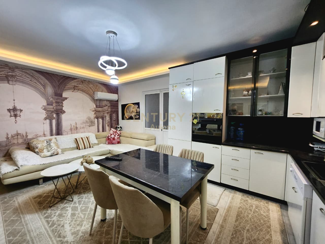 Dy Apartamente 1+1 për Shitje pranë Bulevardit Kryesor