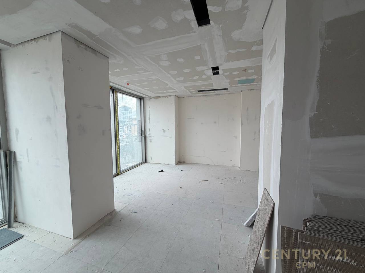 Ambient per zyre me qira tek Downtown One!