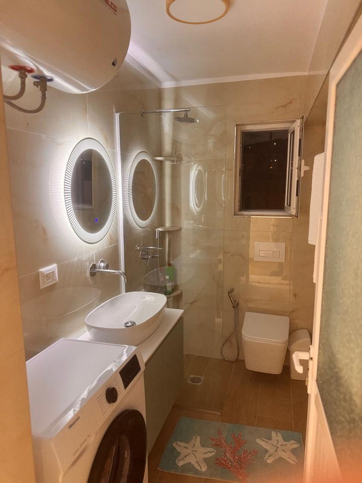 SARANDE, JEPET ME QIRA STUDIO APARTAMENT ME VERANDE ME PAMJE NGA DETI