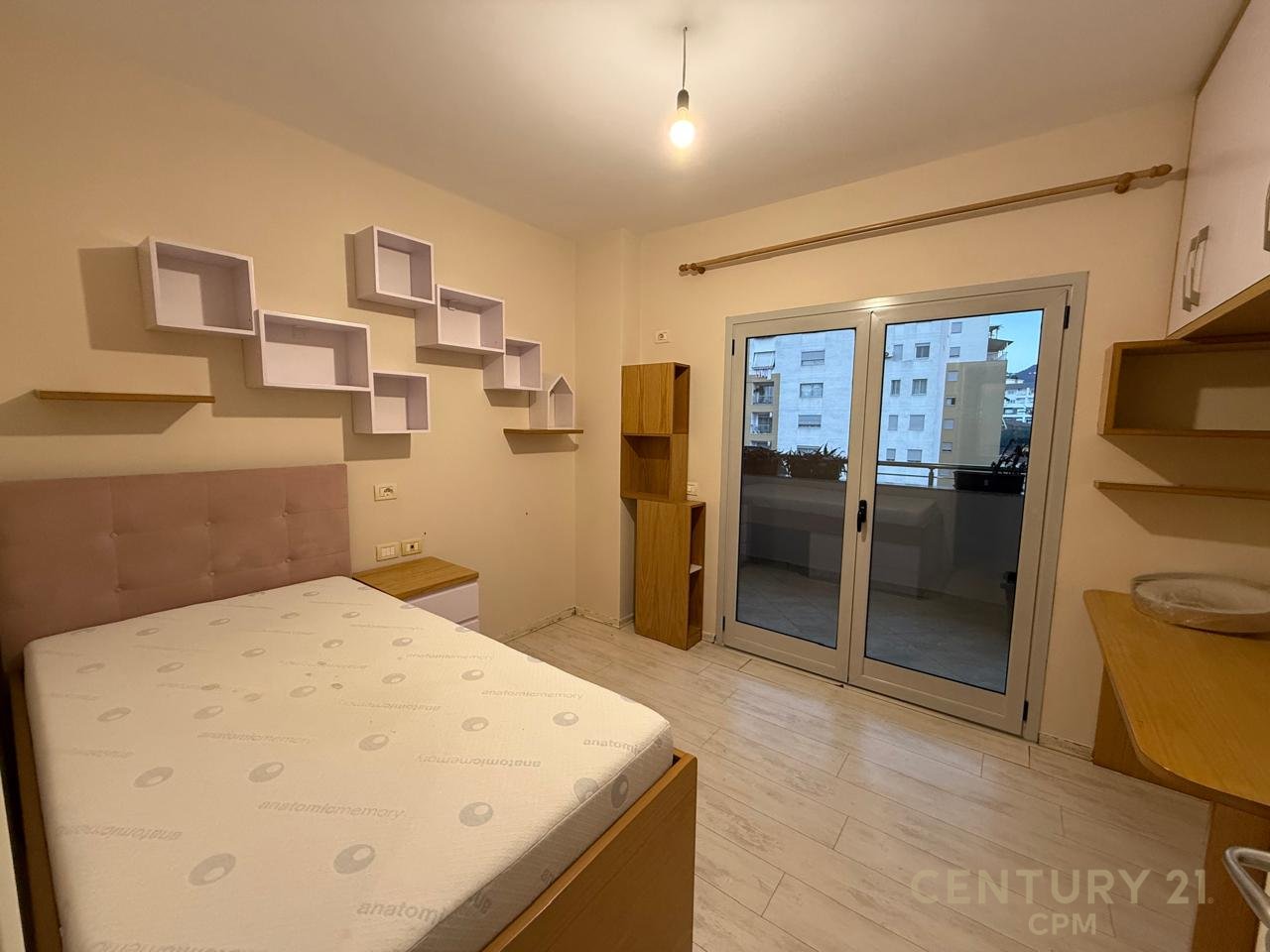 NE KOMUNEN E PARISIT JEPET APARTAMENT 2+1 PER QIRA