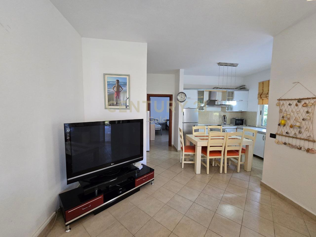 APARTAMENT 2+1 ME OBORR PER SHITJE TEK LURA 1