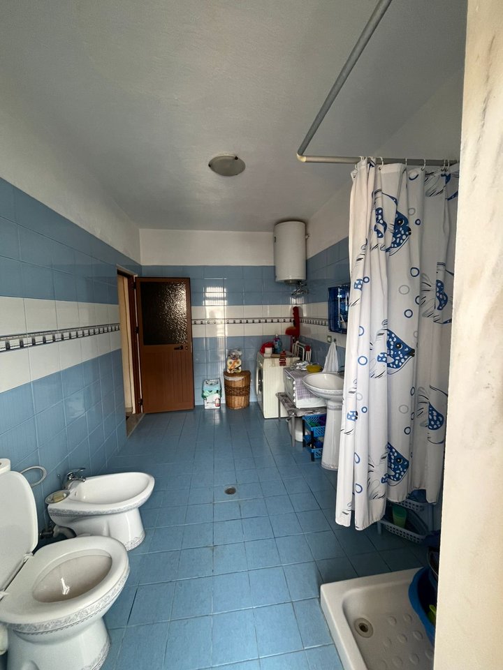 APARTAMENT 2+1 PËR SHITJE NË POGRADEC – PRANË STADIUMIT, ME PAMJE NGA LIQENI DHE KALAJA !!