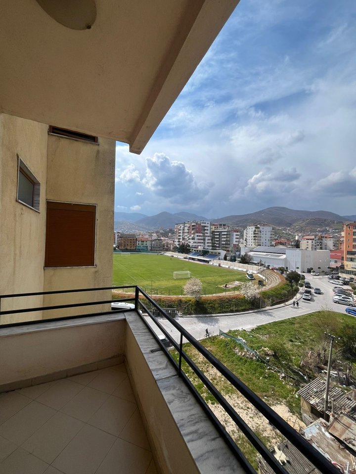 APARTAMENT 2+1 PËR SHITJE NË POGRADEC – PRANË STADIUMIT, ME PAMJE NGA LIQENI DHE KALAJA !!