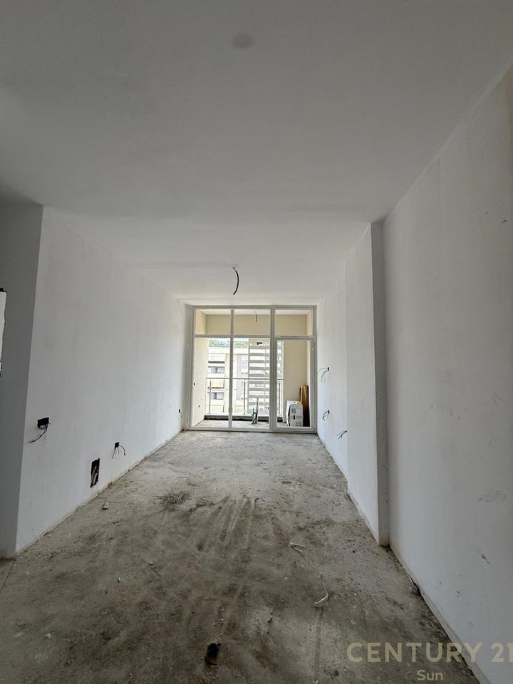 1+1 Apartment For Sale in Paris Commune, Tirana