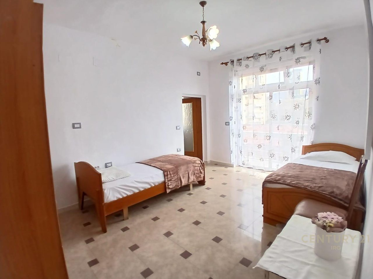 APARTAMENT 2+1 PER QERA TEK RRUGA E DURRESIT