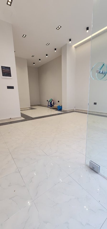 SARANDE, AMBJENT BIZNESI ME QIRA