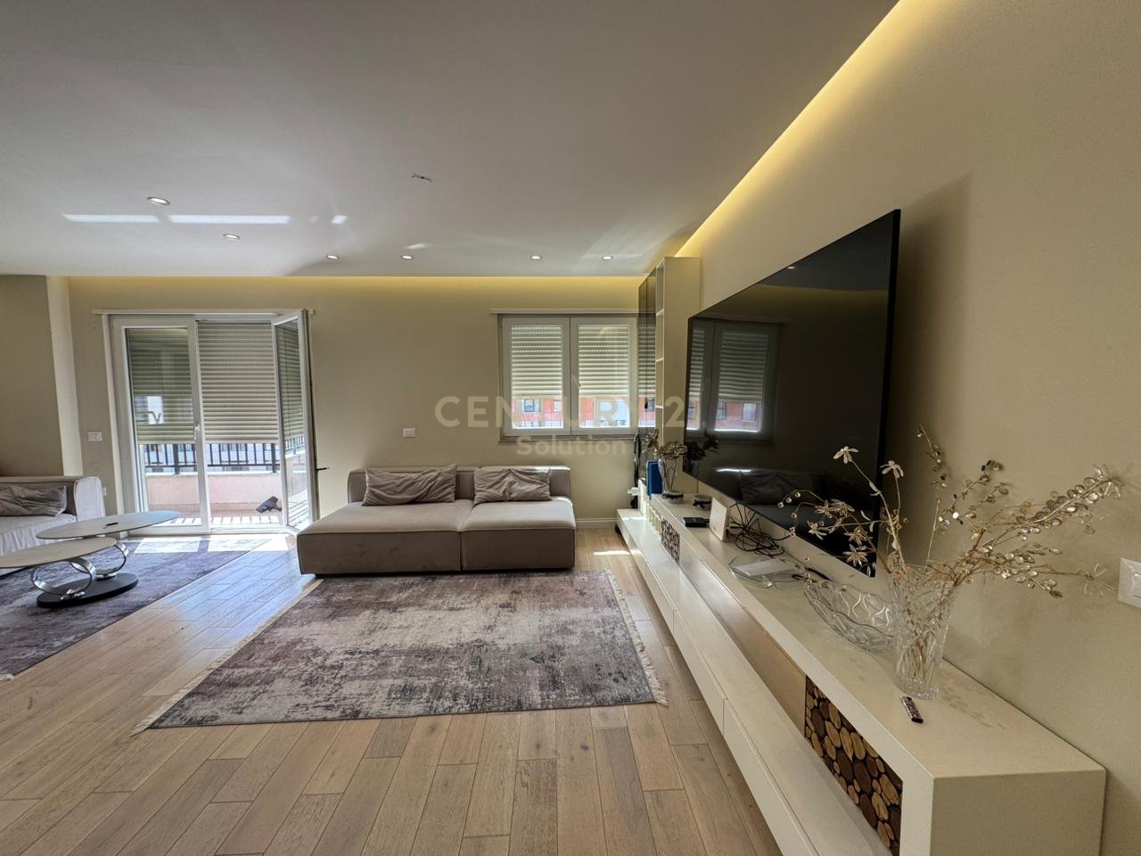 APARTAMENT 2+1+2 TUALETE PER SHITJE PRANE VILES L 2 !