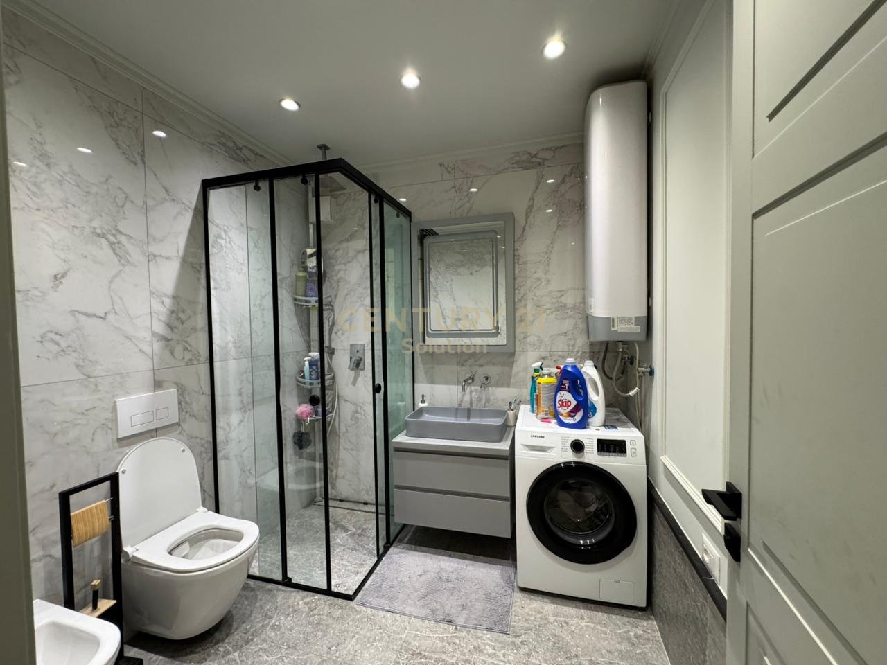 APARTAMENT 2+1+2 TUALETE PER SHITJE PRANE VILES L 2 !