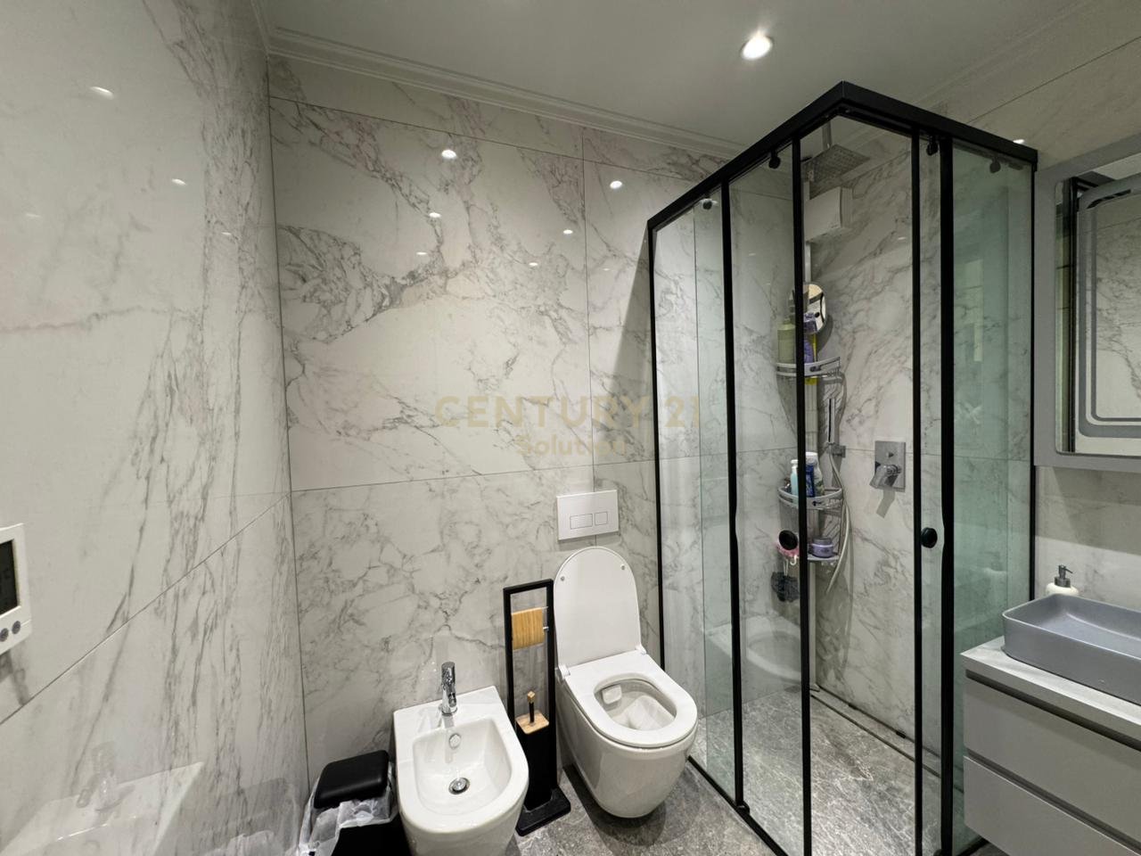 APARTAMENT 2+1+2 TUALETE PER SHITJE PRANE VILES L 2 !