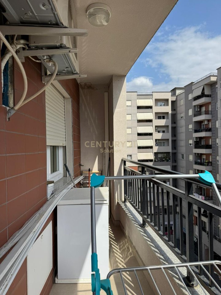 APARTAMENT 2+1+2 TUALETE PER SHITJE PRANE VILES L 2 !