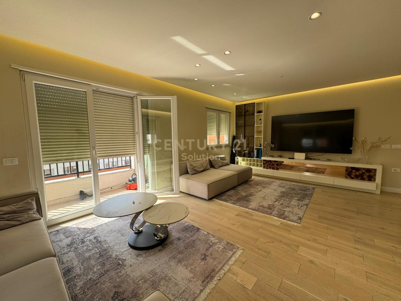 APARTAMENT 2+1+2 TUALETE PER SHITJE PRANE VILES L 2 !