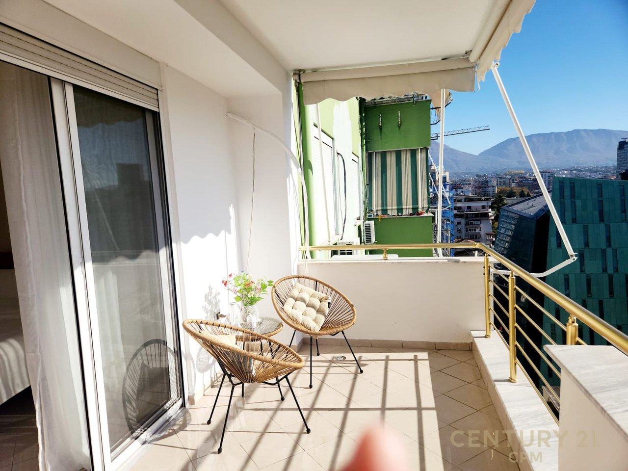 APARTAMENT 2+1+2 PER QIRA NE ZONEN E ISH BLLOKUT!