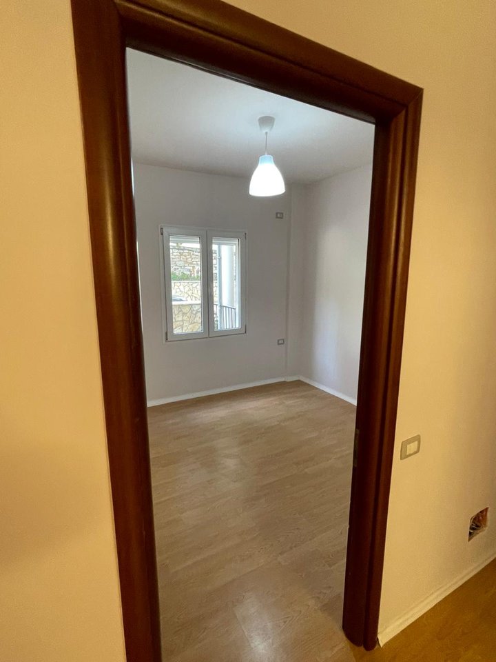 SARANDË, APARTAMENT SHESIM 2+1 ME PAMJE NGA DETI