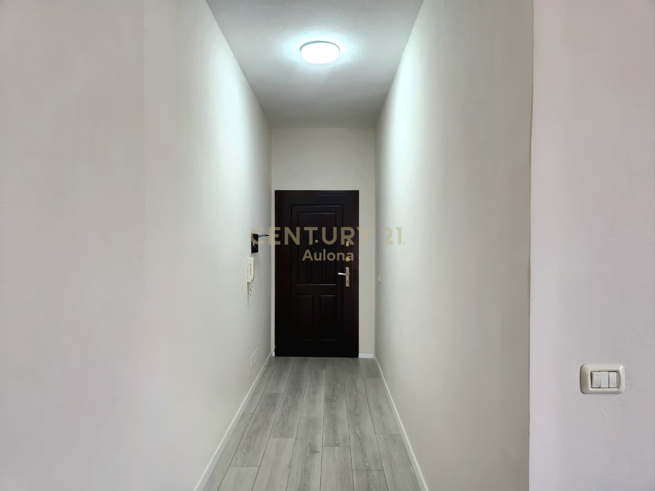 Apartament 1+1 me Pamje nga Deti në Lungomare 1, Vlorë