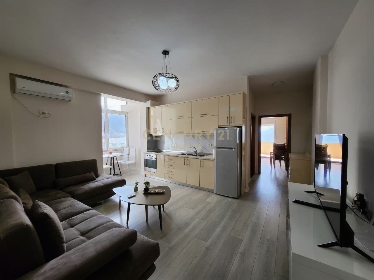 Apartament 1+1 me Pamje nga Deti në Lungomare 1, Vlorë