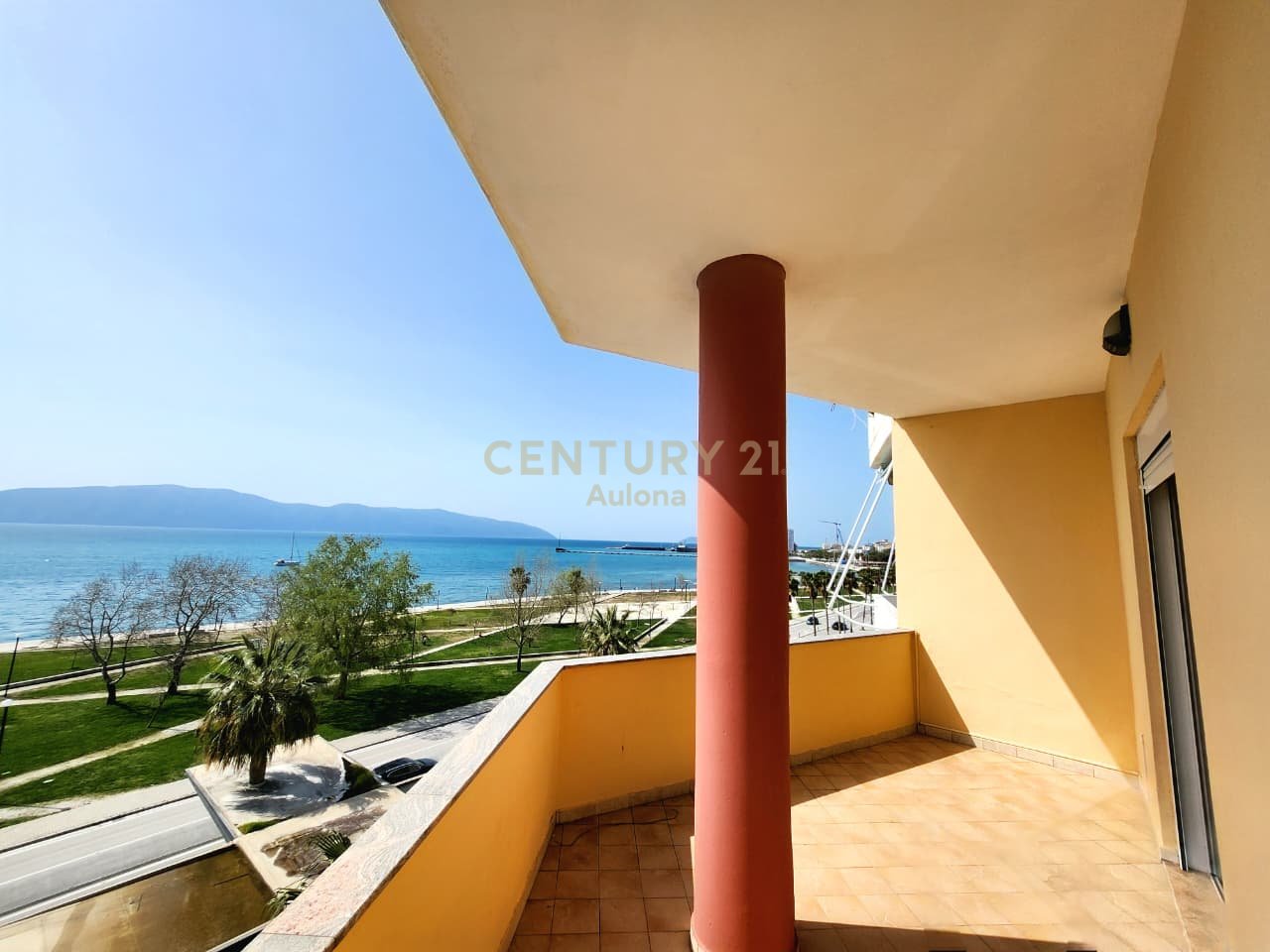 Apartament 1+1 me Pamje nga Deti në Lungomare 1, Vlorë
