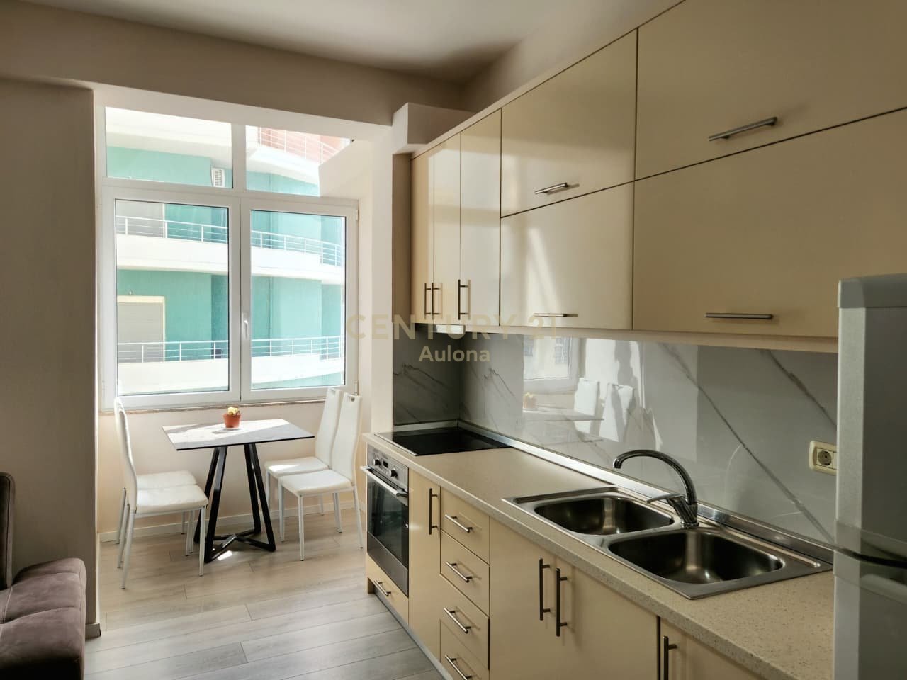 Apartament 1+1 me Pamje nga Deti në Lungomare 1, Vlorë