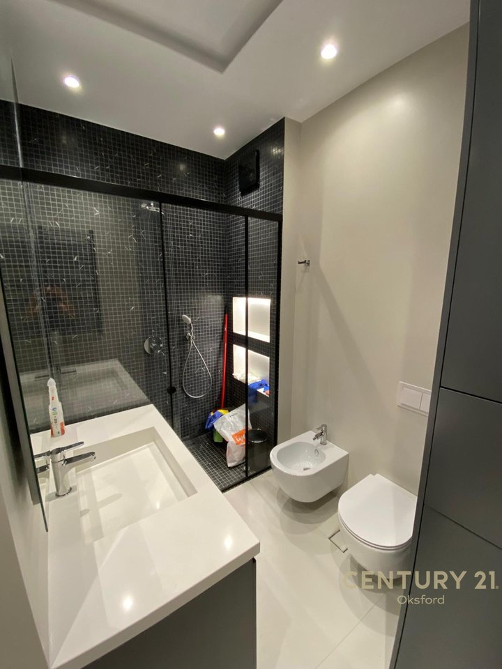 IN AFFITTO APPARTAMENTO 1+1, NEL PALAZZO TIRANA GARDEN IN VIA KAVAJA!