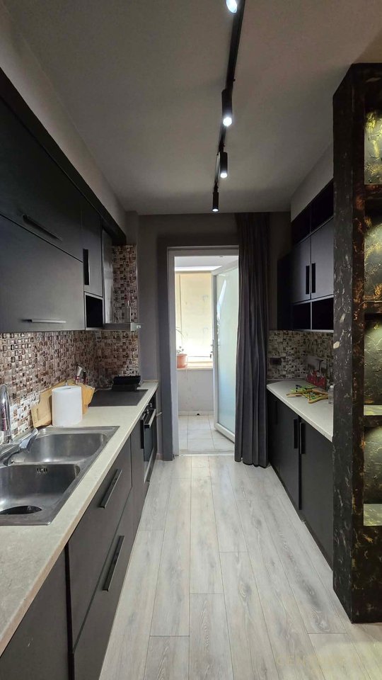 Shitet apartament 2+1+2 Ne Astir