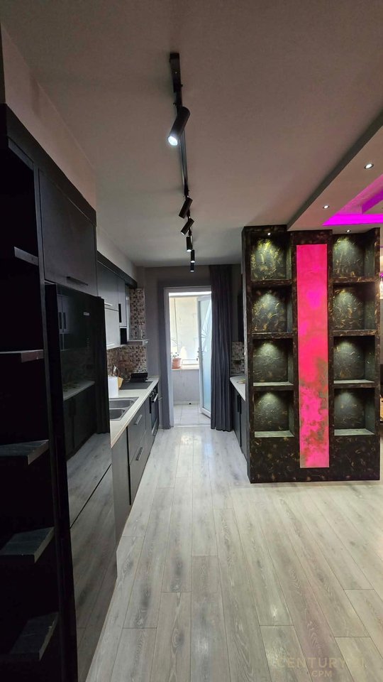 Shitet apartament 2+1+2 Ne Astir